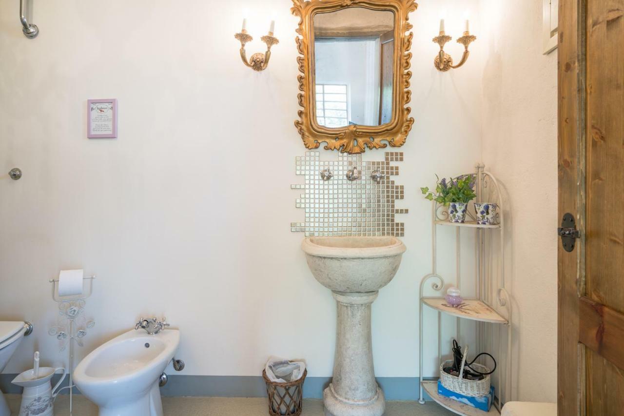 B&B Rosso Baccara Montevettolini Exterior photo